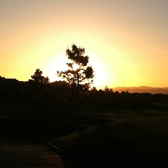 Foto tomada en Rhodes Ranch Golf Club  por Manoloko B. el 4/6/2012