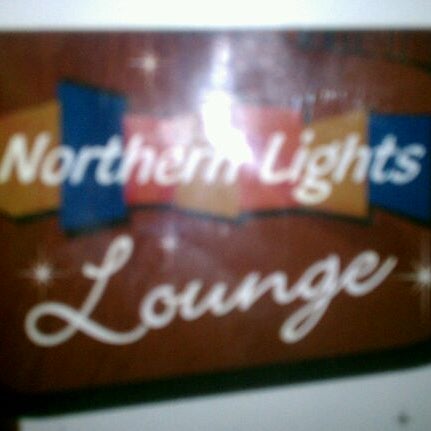 Foto tirada no(a) Northern Lights Lounge por Randy T. em 4/5/2012