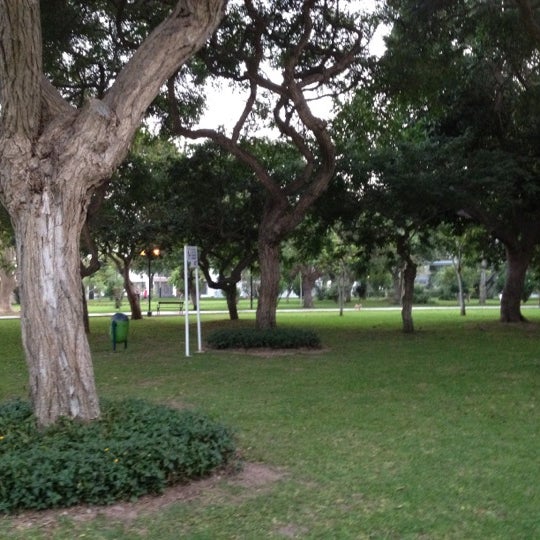 Photo taken at Parque Eduardo Villena by Donny B. on 4/29/2012
