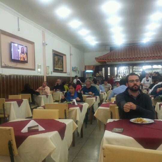 5/17/2012 tarihinde Sérgio S.ziyaretçi tarafından Elaine Rotisserie e Restaurante'de çekilen fotoğraf