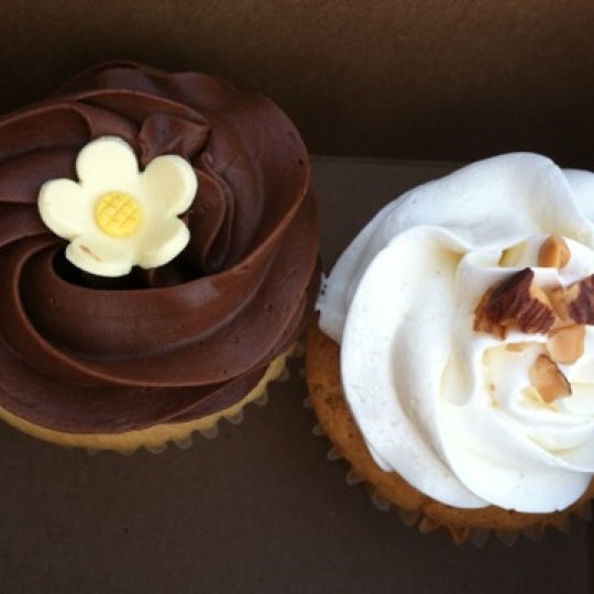 รูปภาพถ่ายที่ Teacake Bake Shop โดย Tammy L. เมื่อ 4/6/2012