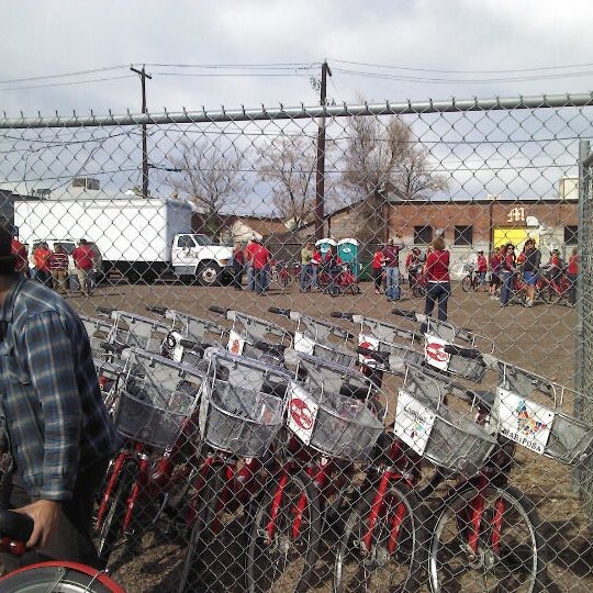 Foto diambil di Denver Bike Sharing oleh Holly N. pada 3/11/2012