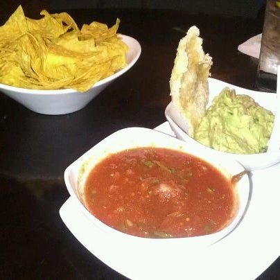 Снимок сделан в Jibarra Mexican Tequila Lounge пользователем Lisa J. 4/24/2012