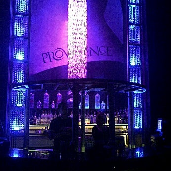 รูปภาพถ่ายที่ Providence Nightclub โดย trizzziie yogz v. เมื่อ 3/23/2012