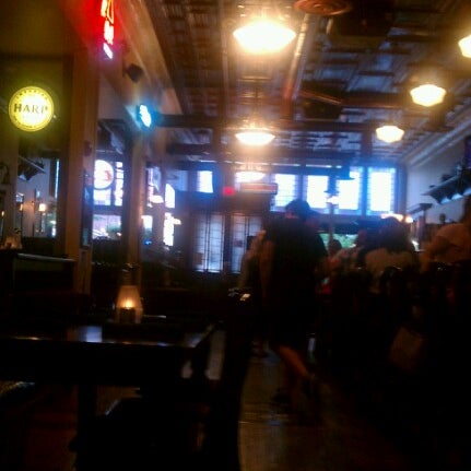 6/21/2012 tarihinde John A.ziyaretçi tarafından Maewyn&#39;s Irish Pub &amp; Restaurant'de çekilen fotoğraf