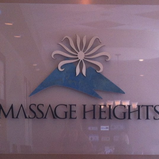 4/12/2012에 Laine B.님이 Massage Heights-Fairway Centre에서 찍은 사진