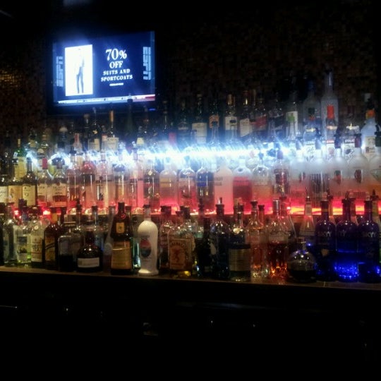 รูปภาพถ่ายที่ Charcoal House Steakhouse &amp; Music Bar โดย christy H. เมื่อ 6/10/2012