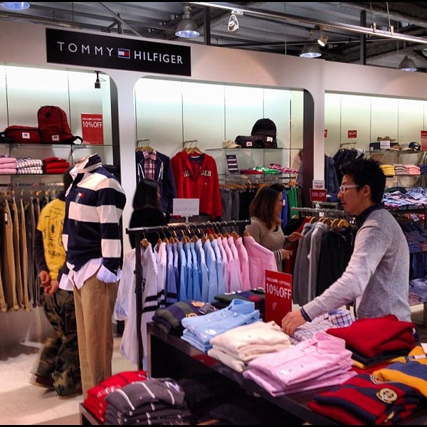 Photos At Tommy Hilfiger 三井アウトレットパーク幕張店 Women S Store In 千葉市 Photos At Tommy Hilfiger 三井アウトレットパーク幕張店 Women S Store In 千葉市