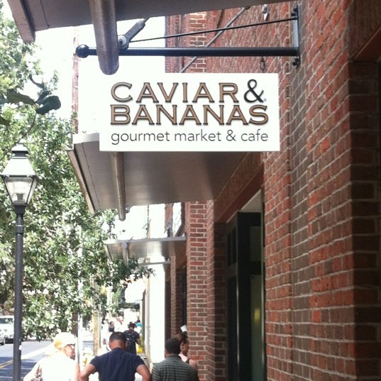 8/4/2012 tarihinde Sean B.ziyaretçi tarafından Caviar &amp; Bananas'de çekilen fotoğraf