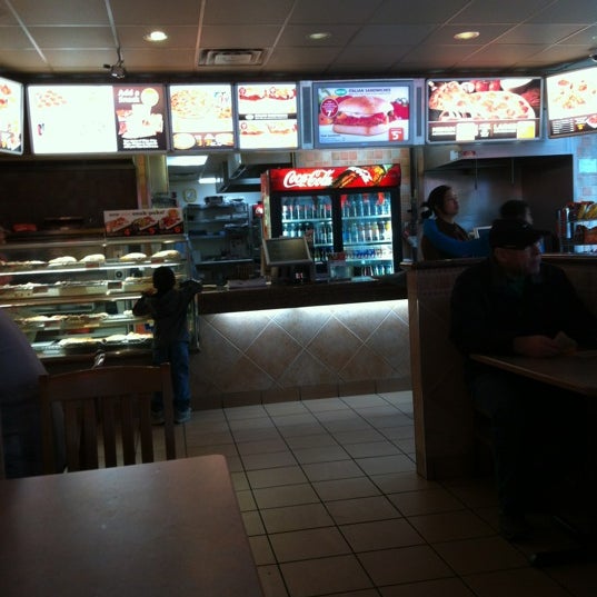 3/24/2012 tarihinde Dennis D.ziyaretçi tarafından Big Slice Pizza'de çekilen fotoğraf