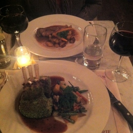 Das Foto wurde bei Bistro Cassis Restaurant von Jason F. am 3/11/2012 aufgenommen
