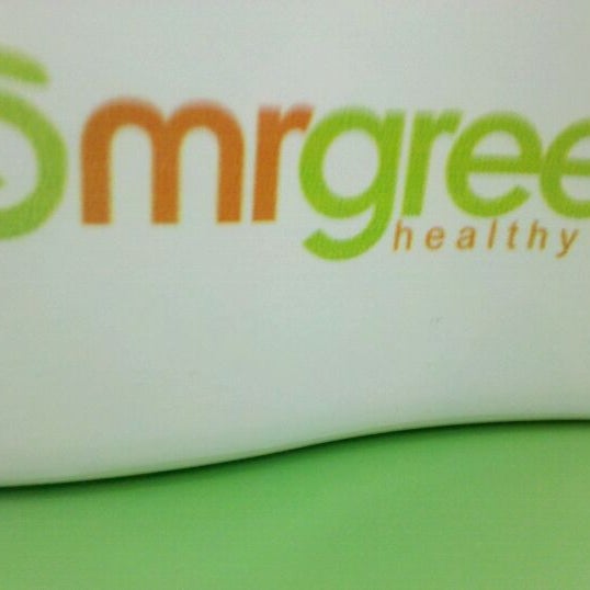 Foto diambil di Mr. Green Healthy Food oleh carla c. pada 4/24/2012