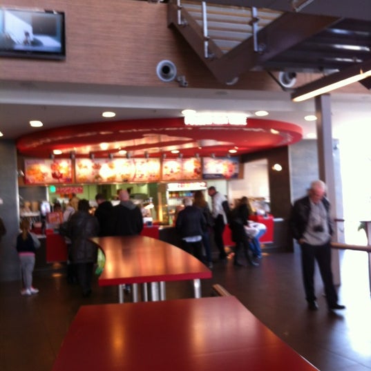 Das Foto wurde bei KFC von Marc D. am 2/25/2012 aufgenommen
