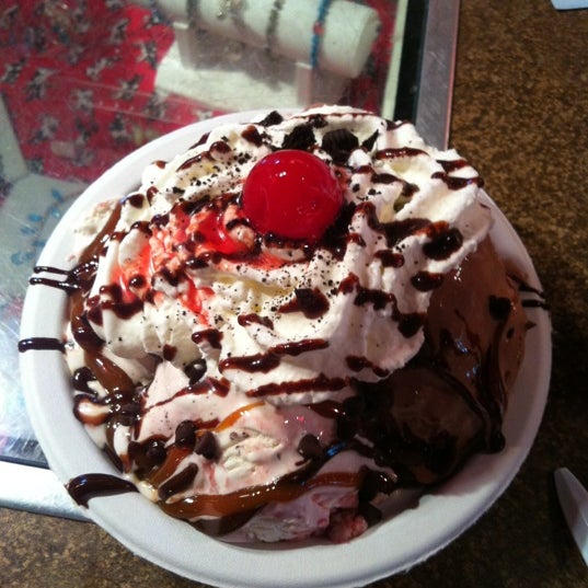 6/25/2012에 Sara M.님이 Winegars Homemade Ice Cream &amp; Coffee에서 찍은 사진