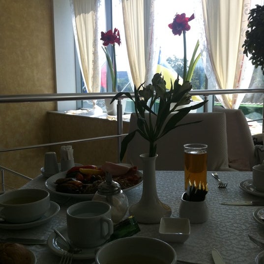 Снимок сделан в Ramada Donetsk Hotel пользователем Ekaterina S. 8/24/2012