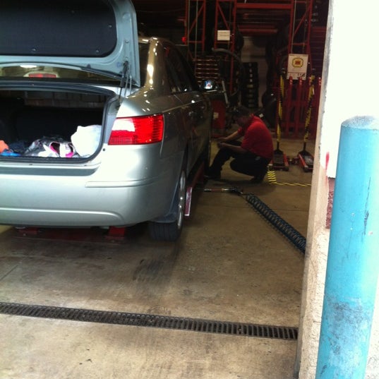 Discount Tire 5604 University Pkwy