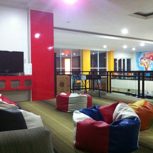 Photo taken at EDU Hostel Jogja by Anton on 8/2/2012