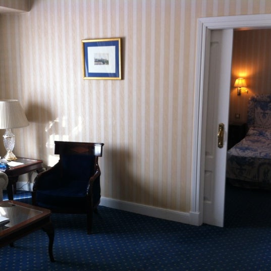 Das Foto wurde bei Gran Hotel Velázquez von Sergio W. S. am 2/22/2012 aufgenommen