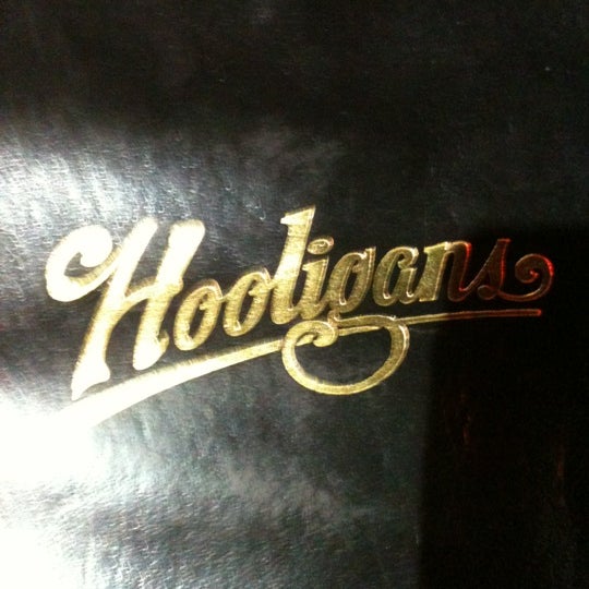 5/4/2012 tarihinde Hero Jrziyaretçi tarafından Hooligan&#39;s Super Bar'de çekilen fotoğraf