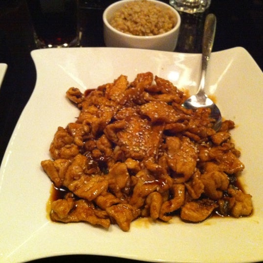 7/1/2012 tarihinde StarSkreamziyaretçi tarafından Yao Restaurant &amp; Bar Downtown'de çekilen fotoğraf