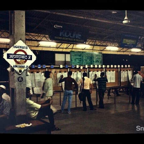 Ahmedabad Railway Station - Ahmedabad, Gujarāt