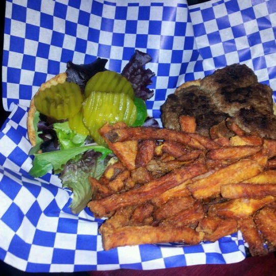 Photo taken at Juicy Lucy&#39;s by Jeralan K. on 2/5/2012