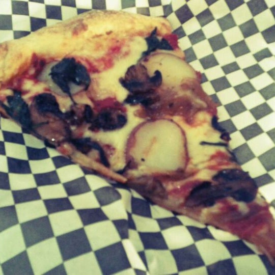 Photo taken at Pop Up Pizza by Vegas G. on 6/1/2012