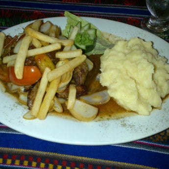 รูปภาพถ่ายที่ Restaurante Machu Picchu โดย Elito A. เมื่อ 5/29/2012