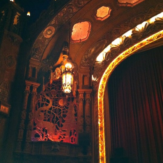 Foto tirada no(a) Coronado Performing Arts Center por Nancy B. em 4/21/2012