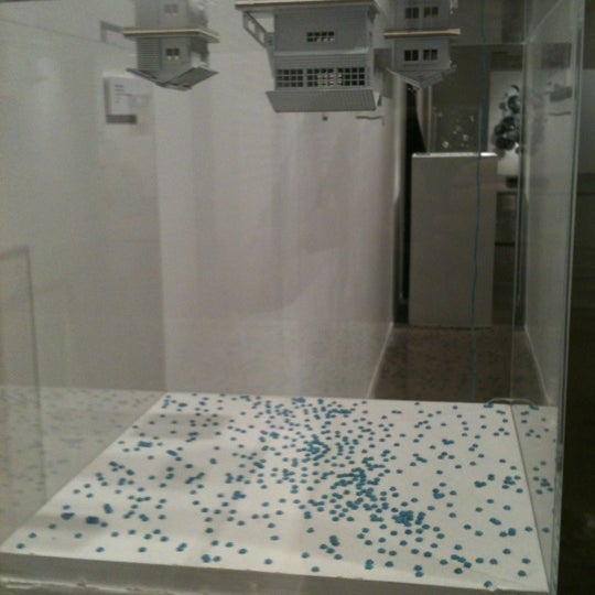 Снимок сделан в Blue Star Contemporary Art Museum пользователем Steve F. 3/2/2012
