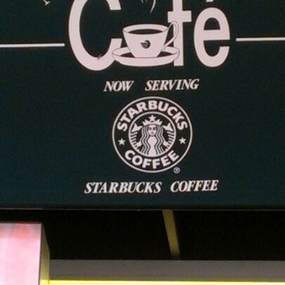 Снимок сделан в Starbucks пользователем Janine K. 8/3/2012