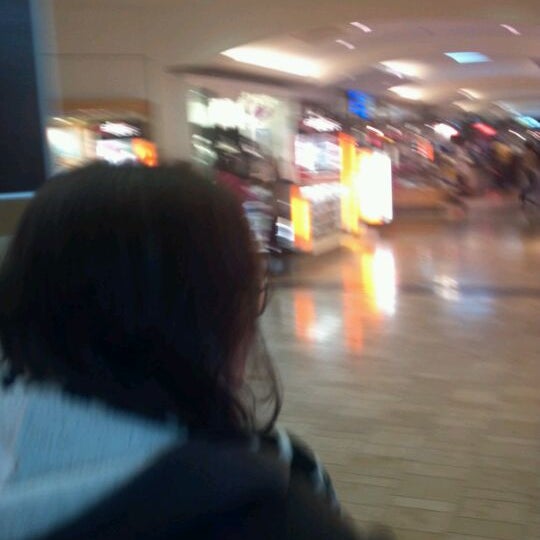 3/14/2012 tarihinde James T.ziyaretçi tarafından Capital Mall'de çekilen fotoğraf
