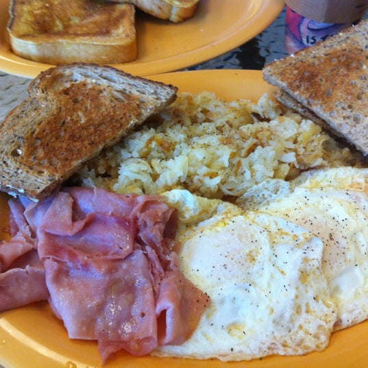 Broken Yolk (Artık Kapalı) Avenues West Milwaukee, WI