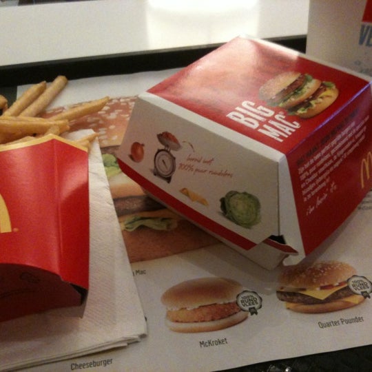 Foto tirada no(a) McDonald&#39;s por Richard S. em 7/20/2012