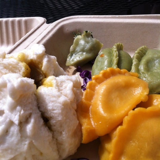 รูปภาพถ่ายที่ Stumptown Dumplings โดย Chris 🦁🤘🏻🖕🏻 เมื่อ 6/10/2012