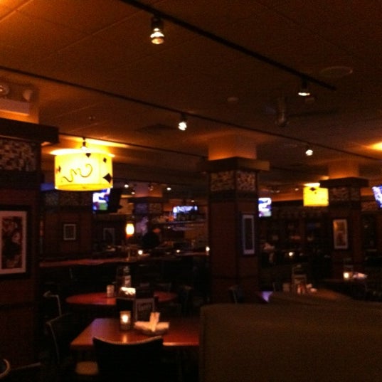 8/25/2012 tarihinde Ryan I.ziyaretçi tarafından Bar Louie'de çekilen fotoğraf
