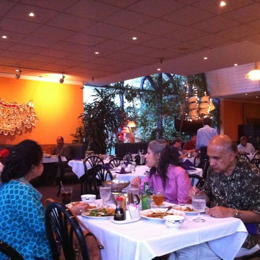 Foto scattata a Cheng&#39;s Oriental Restaurant da Larry B. il 8/23/2012