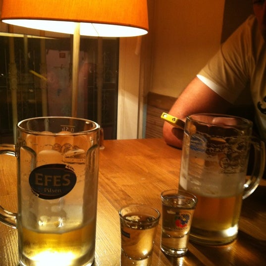 Das Foto wurde bei Ekvator Restaurant Bar &amp; Cafe von Selcuk D. am 5/26/2012 aufgenommen
