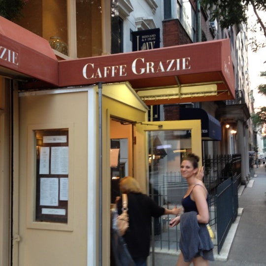 6/22/2012 tarihinde Lee H.ziyaretçi tarafından Caffe Grazie'de çekilen fotoğraf