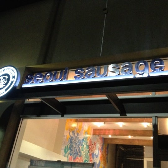 Снимок сделан в Seoul Sausage Company пользователем Rob H. 9/5/2012