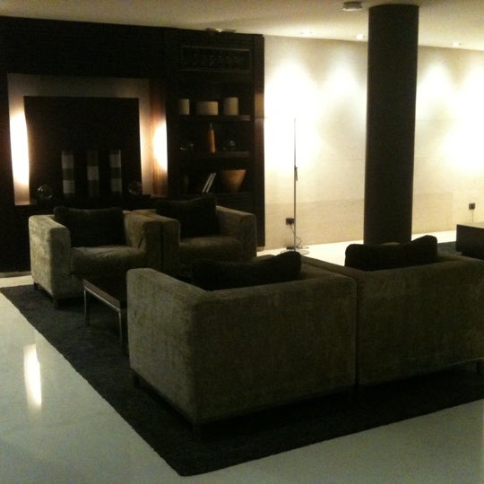 Das Foto wurde bei Hotel Vilamarí von Adeline W. am 4/15/2012 aufgenommen