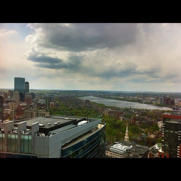 4/26/2012 tarihinde Steve G.ziyaretçi tarafından Downtown Harvard Club of Boston'de çekilen fotoğraf