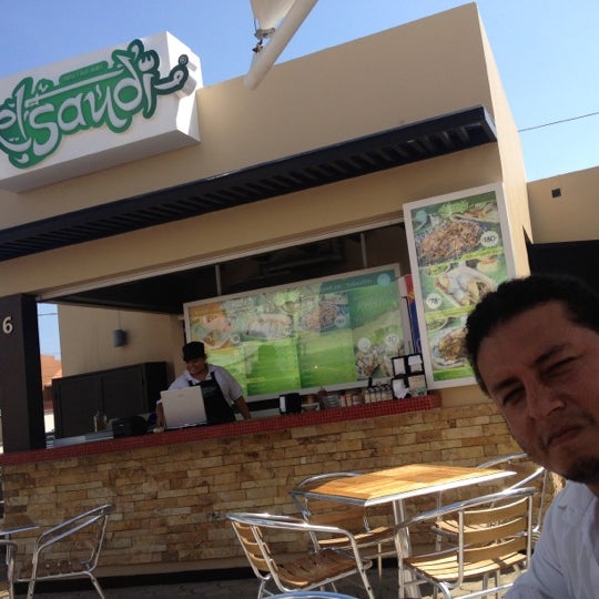 6/11/2012にSergio H.がEl Saudí Tacos y Tortas Arabesで撮った写真