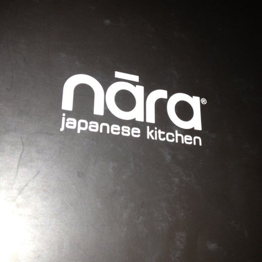 Photo prise au Nāra Japanese Kitchen par Laura F. le6/15/2012