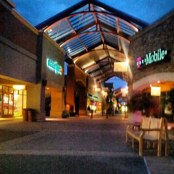 Woodburn Premium Outlets 1001 Arney Rd