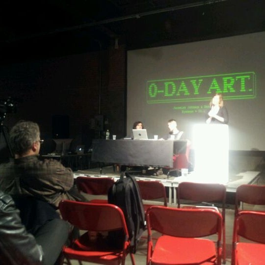 Foto tomada en Eyebeam Art + Technology Center  por Jason S. el 4/11/2012