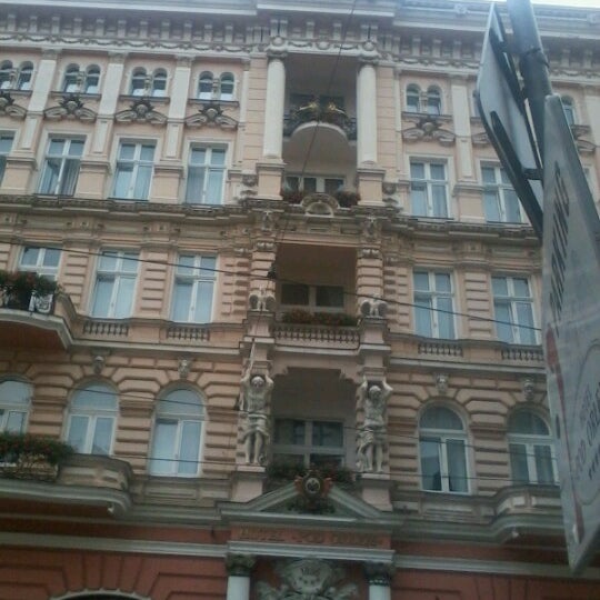 Foto diambil di Hotel Pod Orlem oleh Eliasz G. pada 7/7/2012