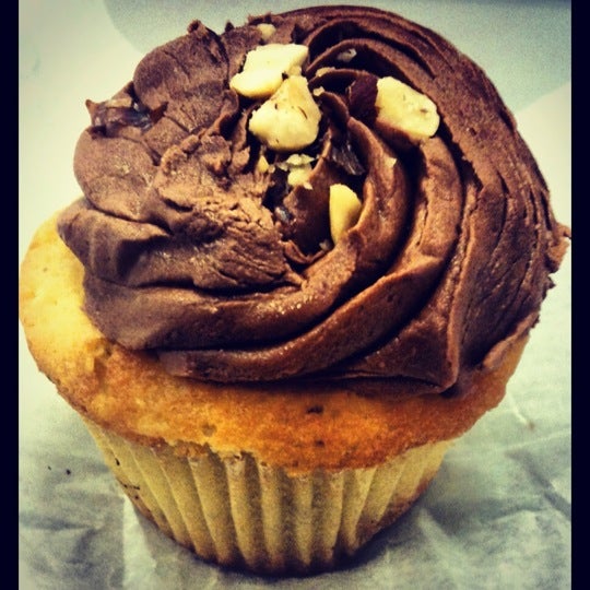 Photo taken at Cupcake Crew by Chelle . on 3/20/2012