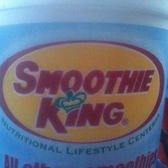 Photo taken at Smoothie King by Ria C. on 5/4/2012