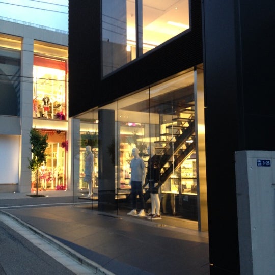Marc Jacobs Aoyama 青山 南青山5 3 27 Marc Jacobs Aoyama 青山 南青山5 3 27
